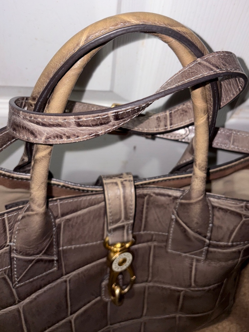 Dooney & Bourke Large Amelie gray crocodile-embossed Tote & Crossbody GUC - Picture 7 of 13